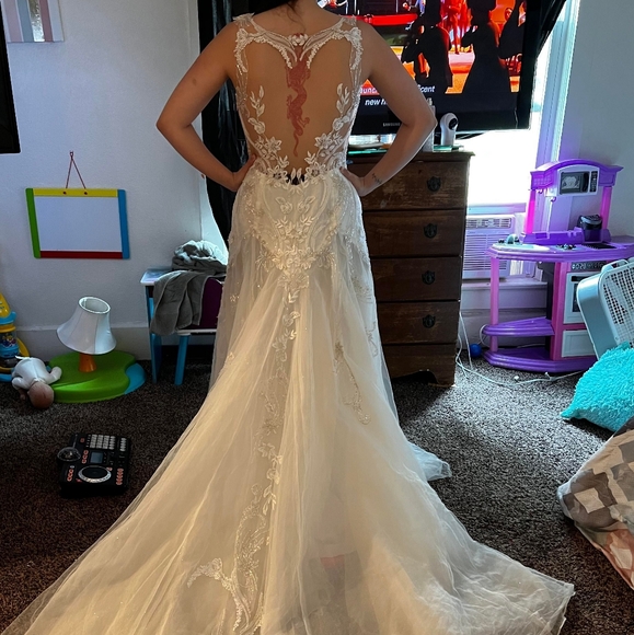 Wedding Dress - Picture 2 of 5